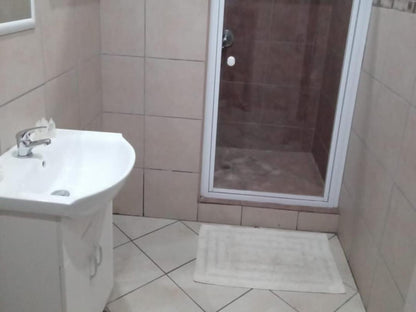 Grand Central Guesthouse Rustenburg Central Rustenburg North West Province South Africa Unsaturated, Bathroom