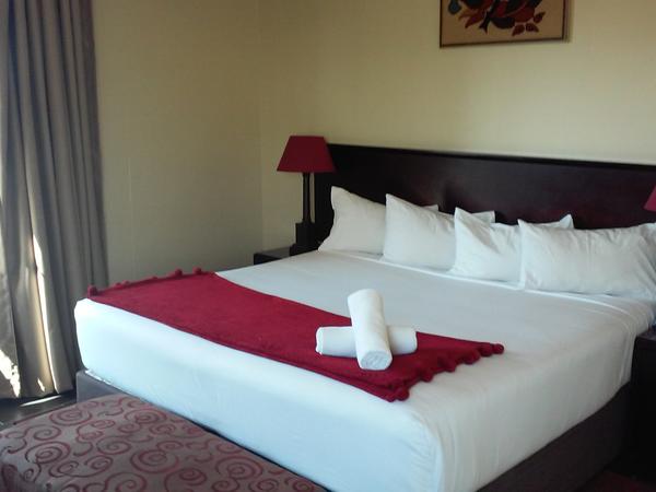 Deluxe Room @ Grange Gardens Hotel
