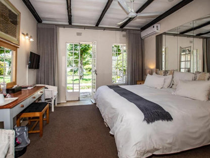 Graskop Hotel, Family artist room (4pax), Bedroom