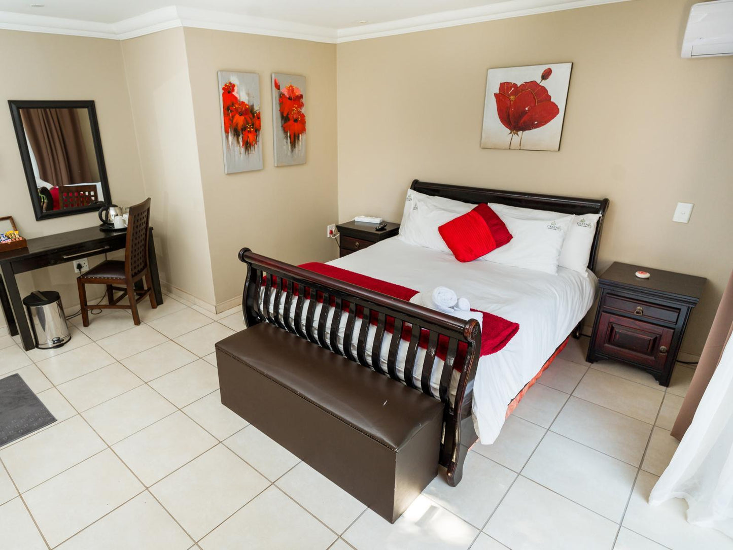 Honeymoon Suite @ Green Fig Guest House