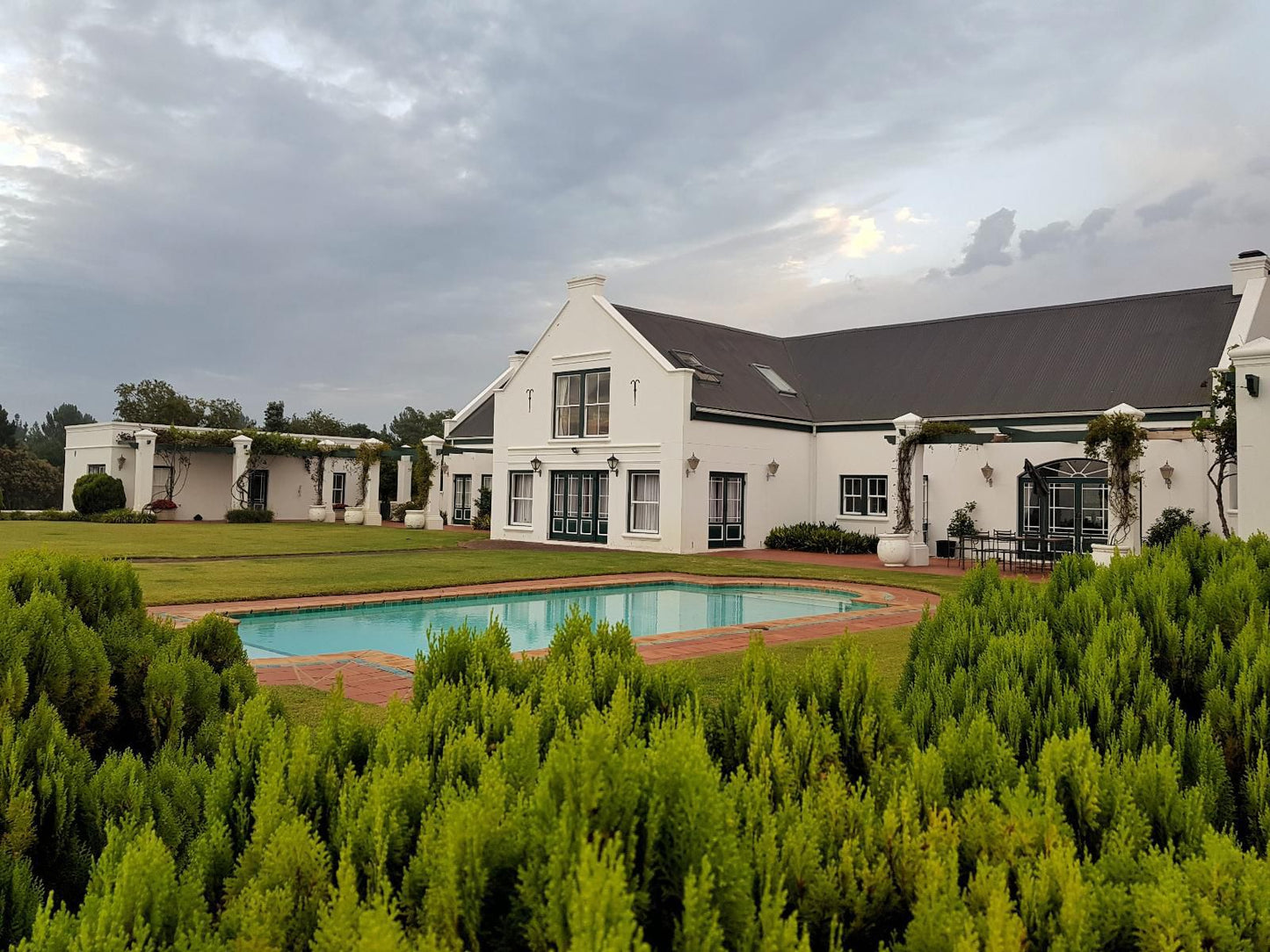 Greenhill Farm, Greenhill Farm Manor  House, House, Building, Architecture, Swimming Pool