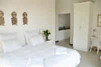 Luxury @ Green Park Manor Guest House
