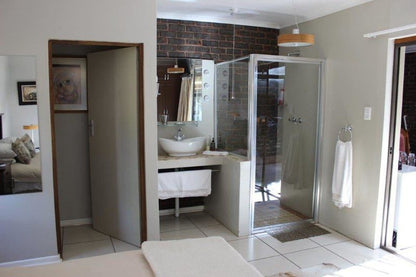 Guest House Marisch Hutten Heights Newcastle Kwazulu Natal South Africa Unsaturated, Bathroom