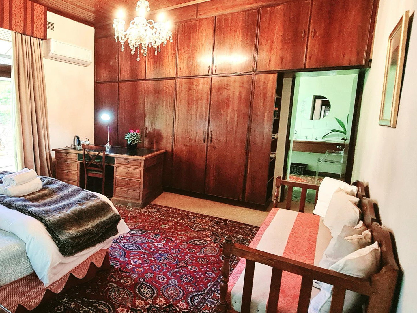 Luxury Queen Room @ Africa River Lodge