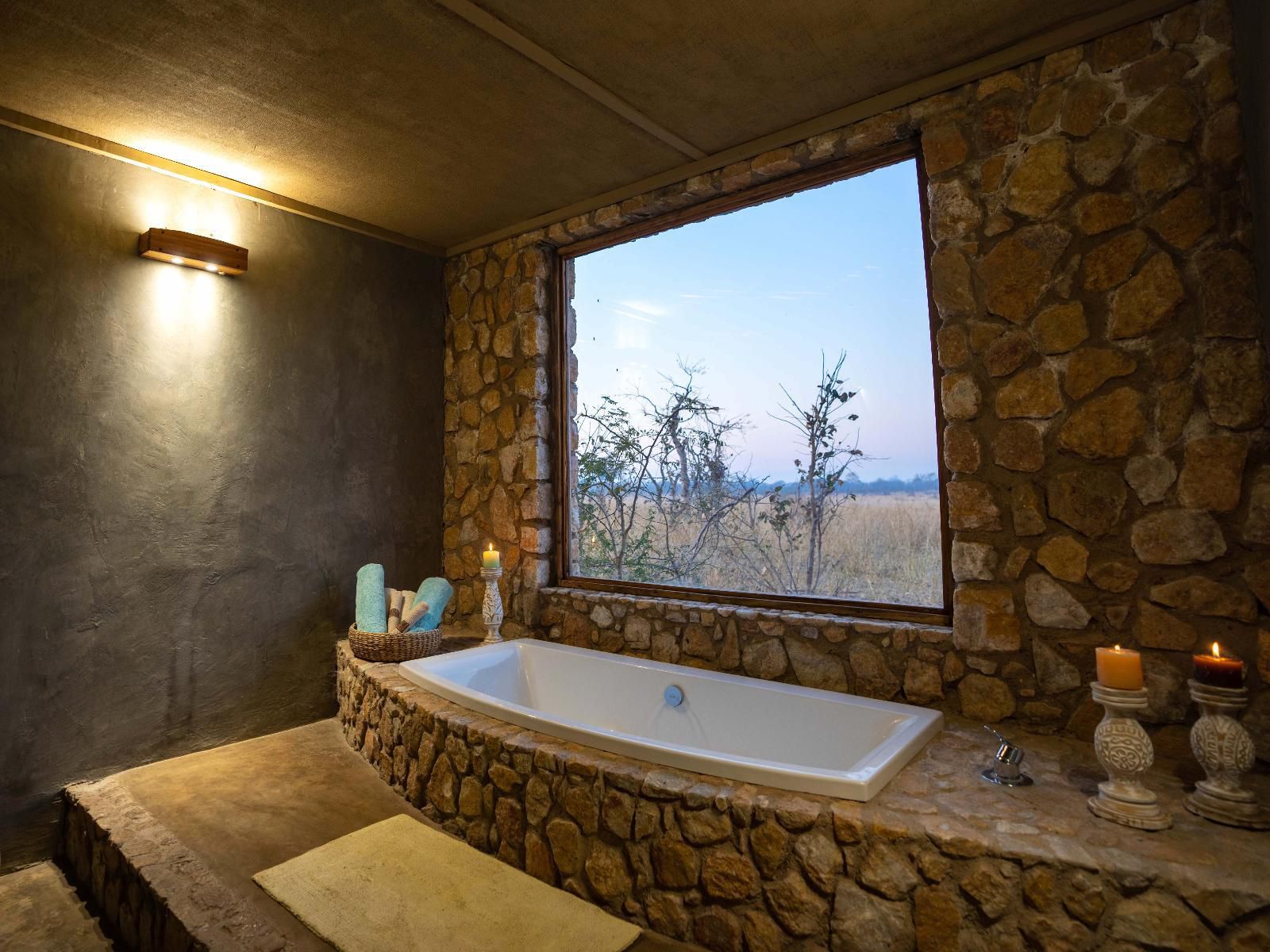 Gwango Elephant Lodge, Tree Top Villa, Bathroom