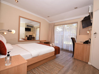 Hajo'S Lodge & Tours, Deluxe Room, Bedroom