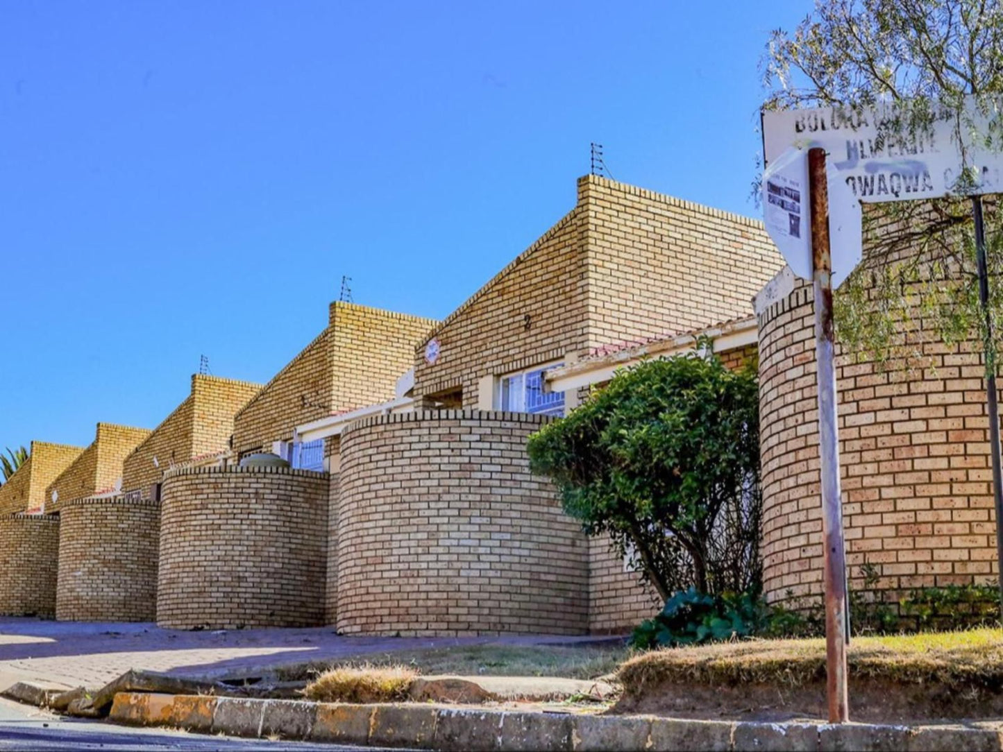 Hakgosi Self Catering Apartments Phuthaditjhaba Free State South Africa Complementary Colors, Building, Architecture, House, Brick Texture, Texture