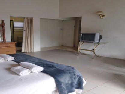 Double Room With Shower @ Hamba Kangane Ma-Africa Guest House