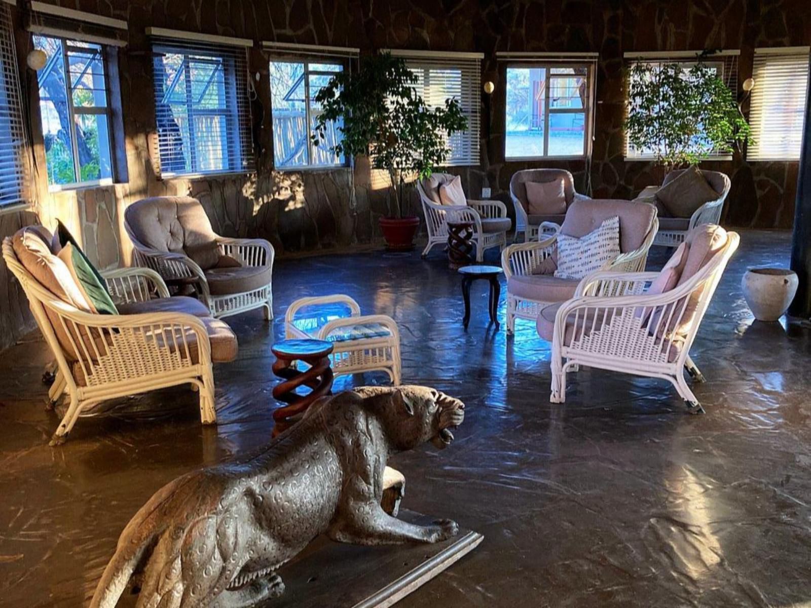 Hammerstein Lodge, Living Room