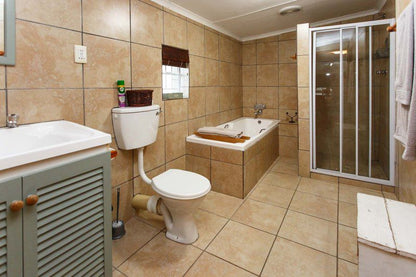 Hazenjacht Karoo Lifestyle Die Melkstal Oudtshoorn Western Cape South Africa Bathroom