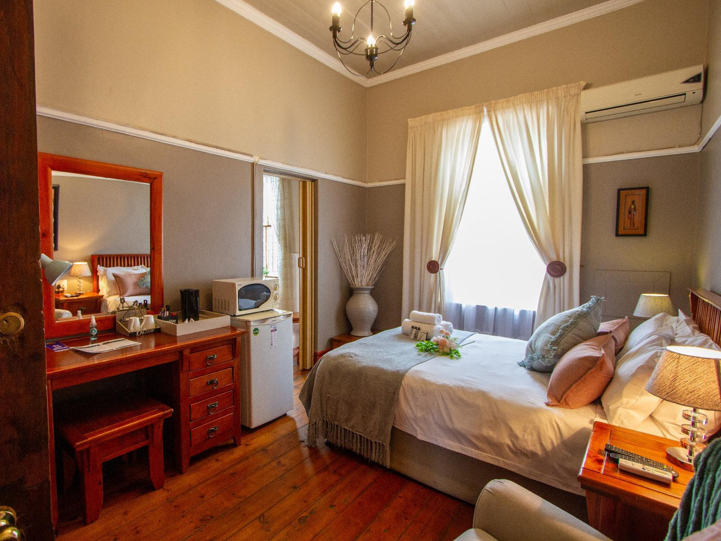 Double En-Suite Rooms with Air-Condition @ Heidelberg Lodge