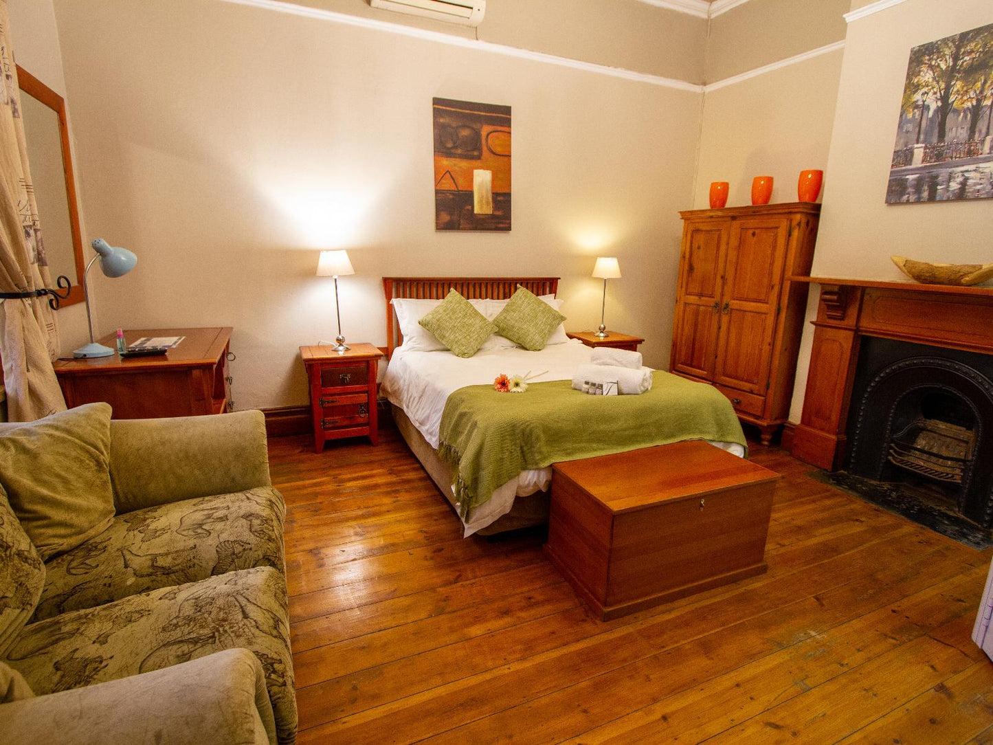 Double En-Suite Rooms with Air-Condition @ Heidelberg Lodge