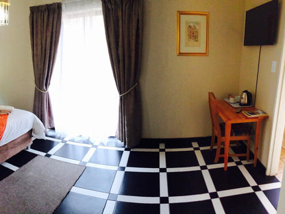 Basic room @ Helderberg Guesthouse