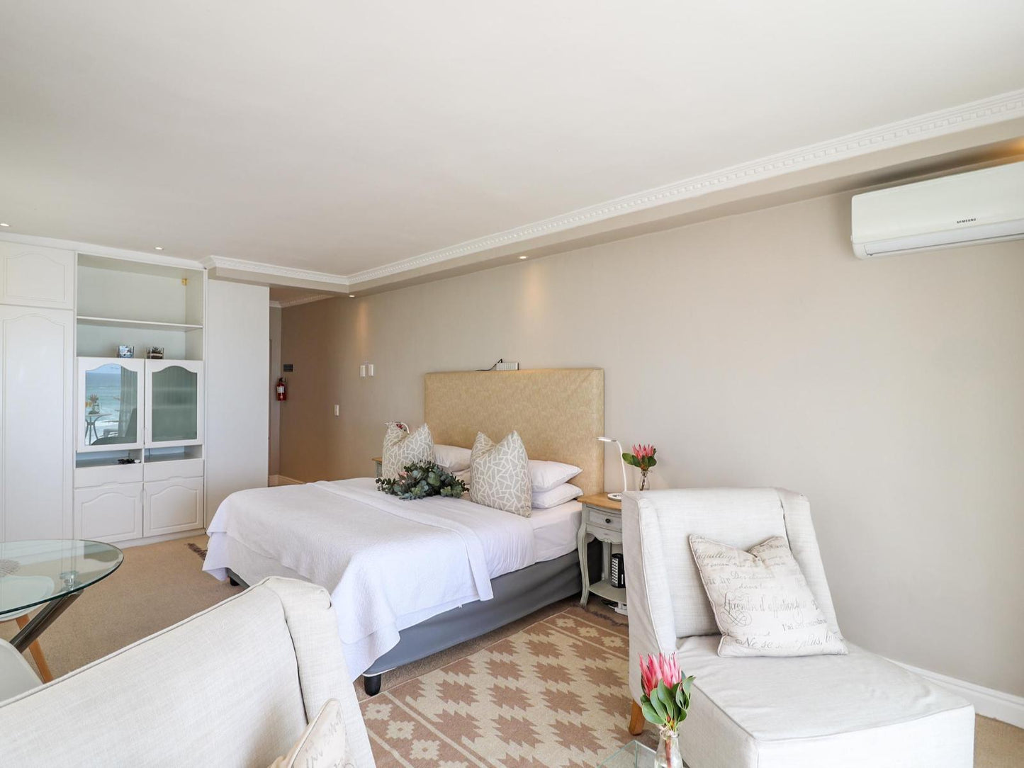 Luxury Seafront Suite @ Hermanus Beachfront Lodge