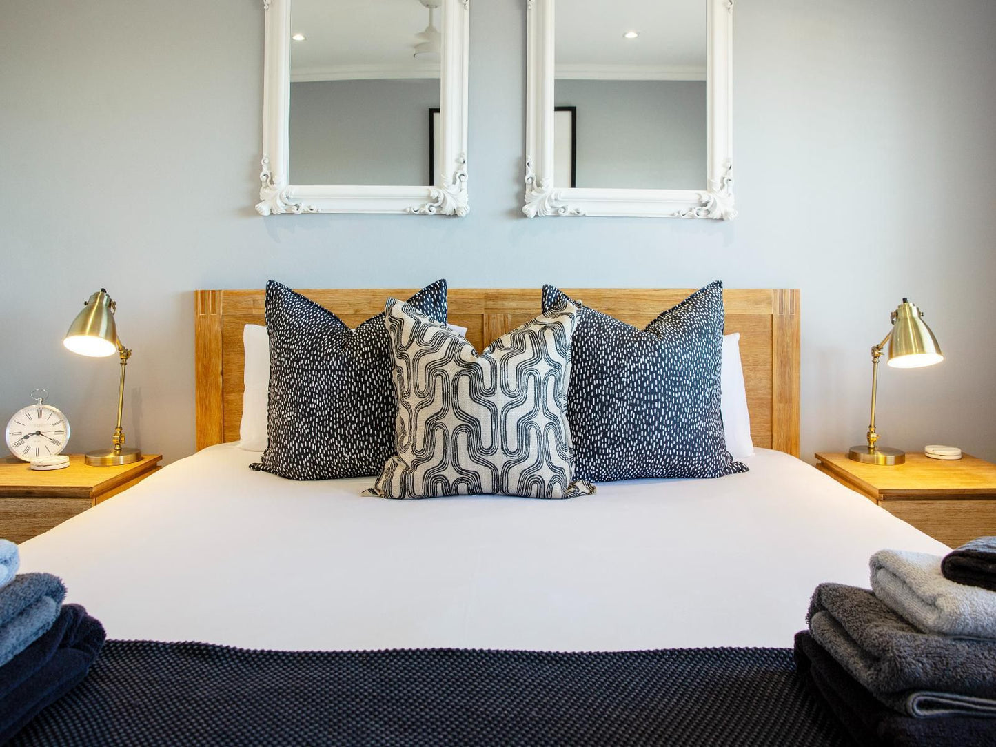 Hermanus Luxury Apartments, Oak Terrace, Bedroom