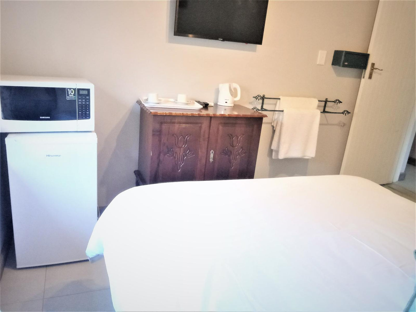 Deluxe Double Room @ Heroes Bnb Lodge