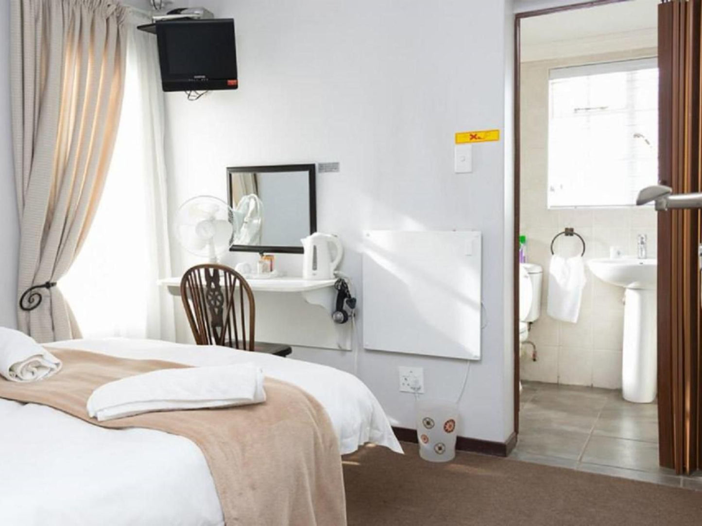 Hi-Flyerz Guest House, Double Rooms, Bathroom