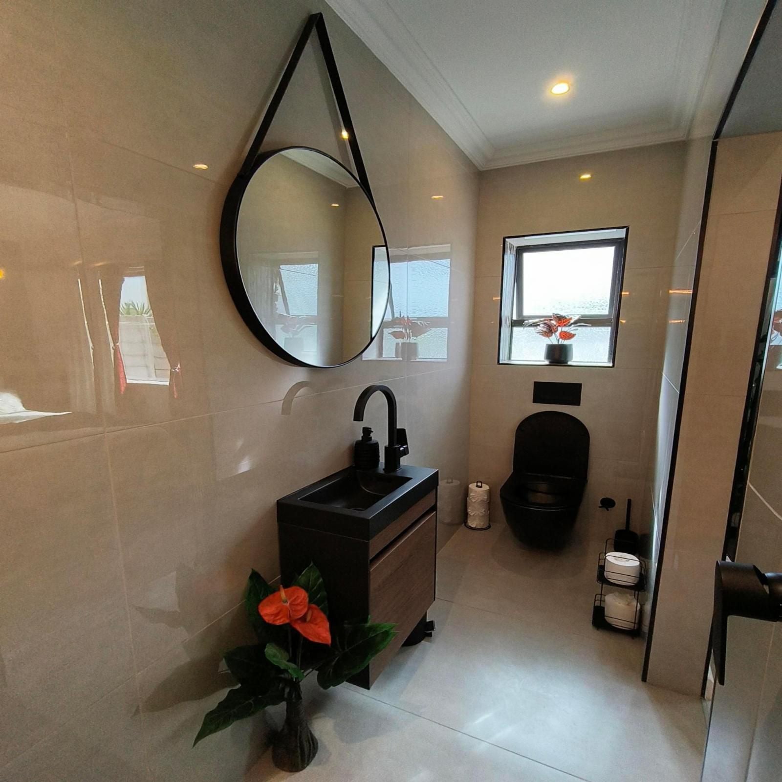 Hidden Gem Self-Catering, Deluxe Double Room (Ruby), Bathroom