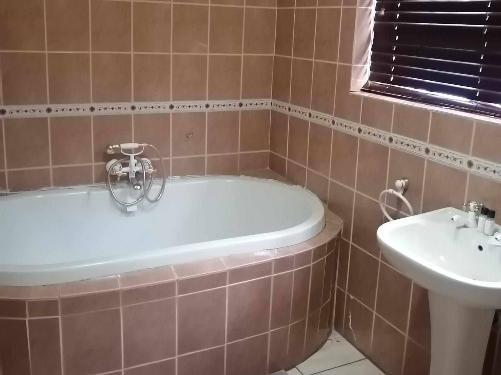 Hide Place Lodge And Spa Westdene Bloemfontein Bloemfontein Free State South Africa Bathroom