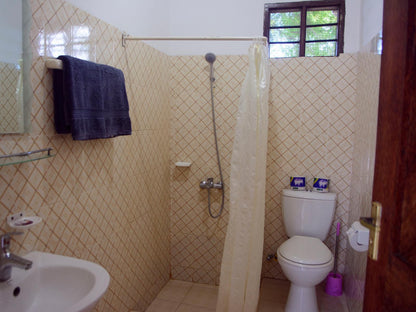 Highland Bungalows, Double Room with Balcony, Bathroom