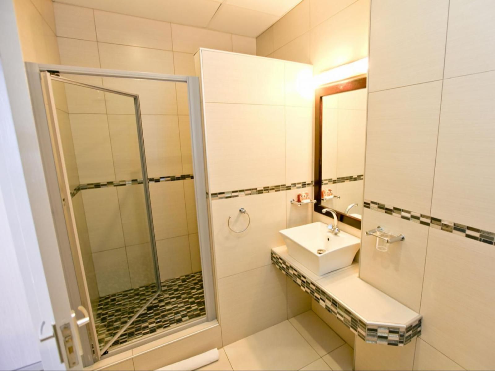 Hillside Executive Accommodation, Two-Bedroom Apartment, Bathroom