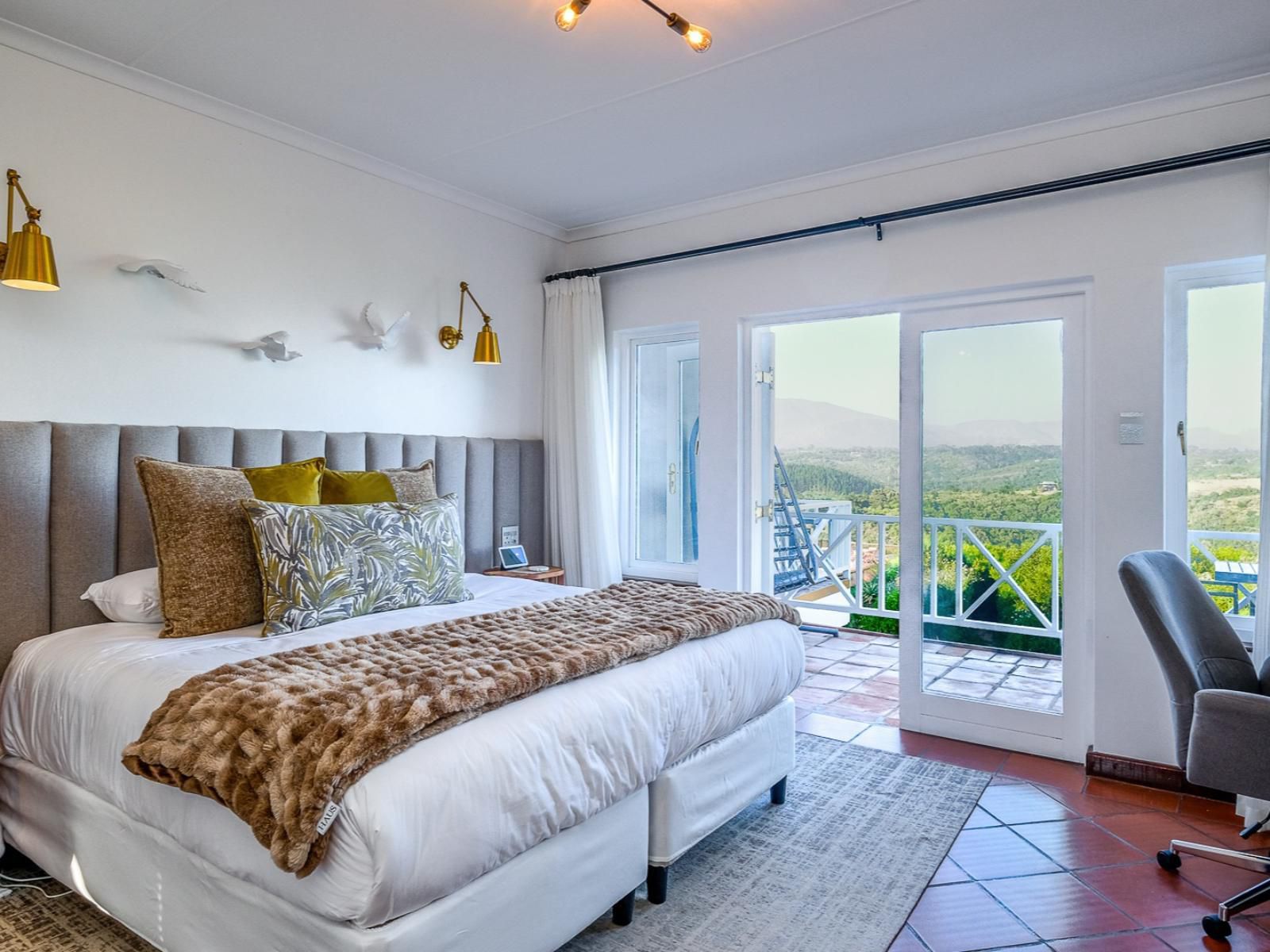 Hilltop Boutique Hotel, Deluxe Suite, Bedroom