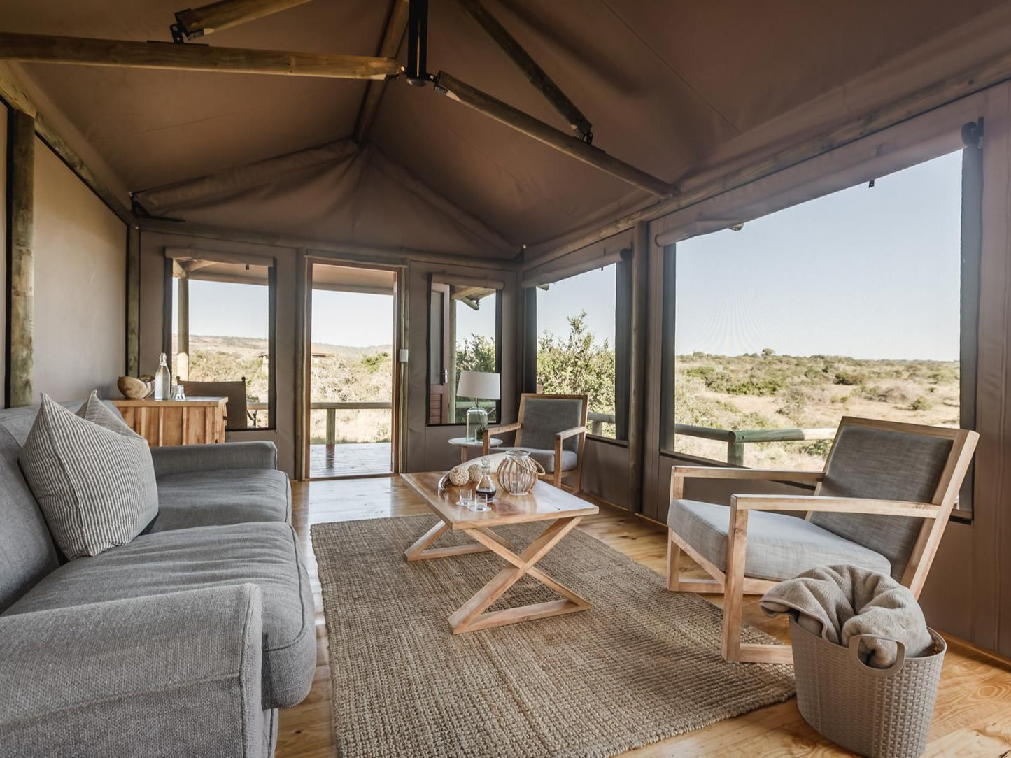 Hlosi Game Lodge Amakhala Game Reserve Eastern Cape South Africa 