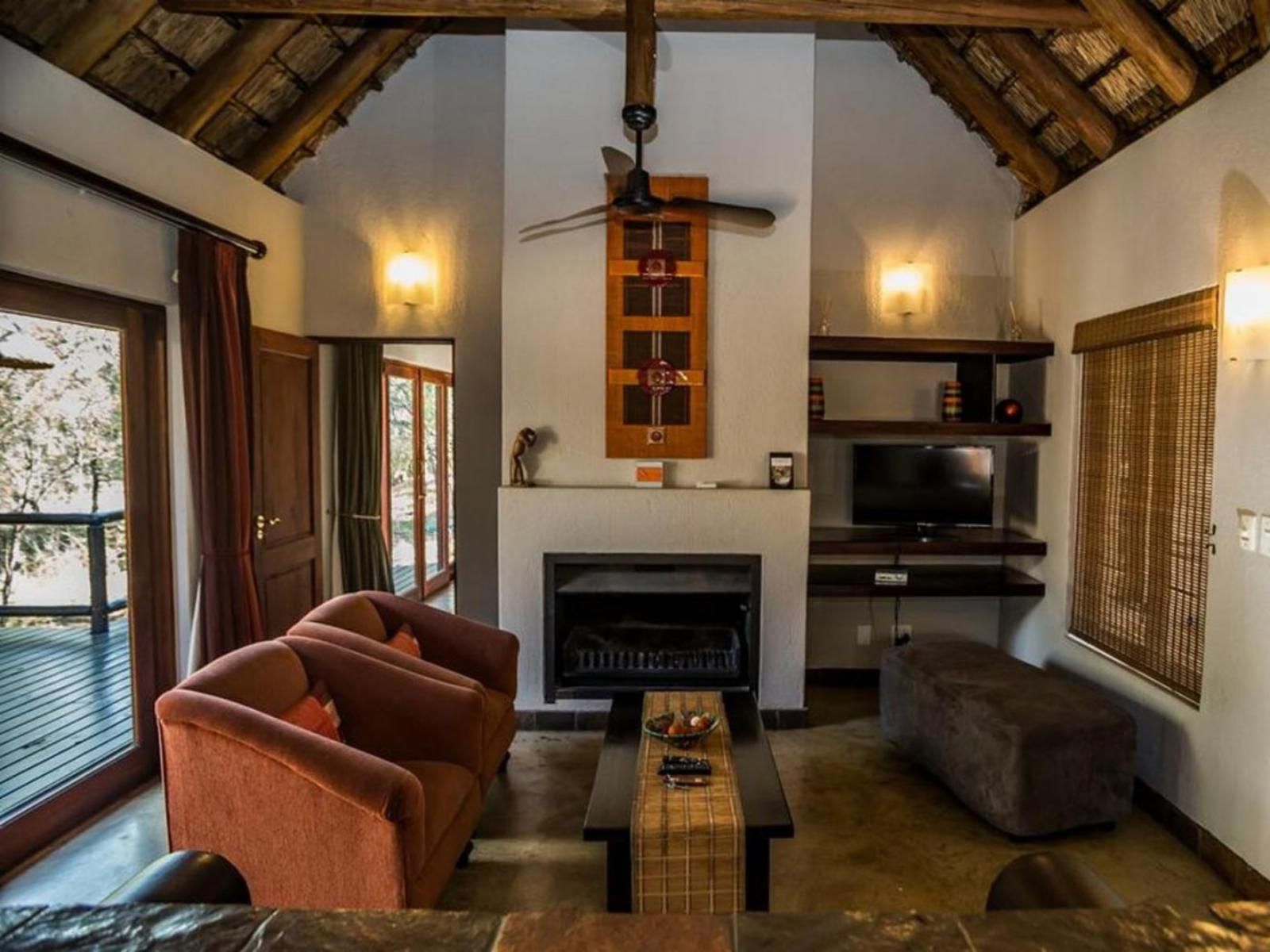 Hoedspruit Raptors Lodge N16, Living Room