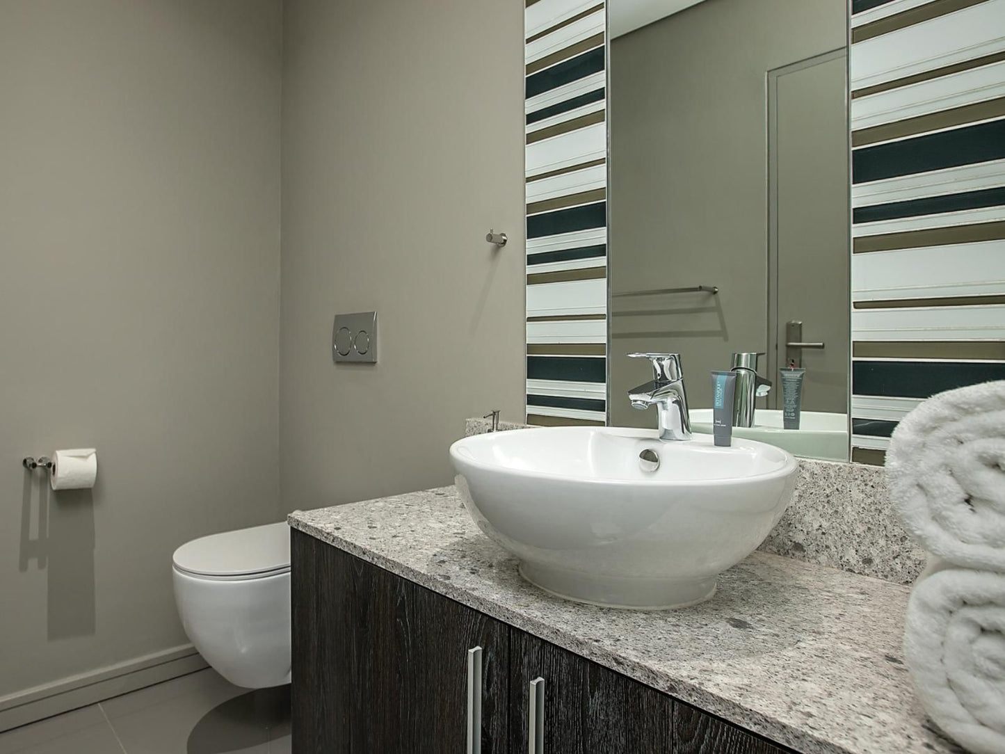 Home From Home Vantage Apartments Rosebank Johannesburg Gauteng South Africa Unsaturated, Bathroom