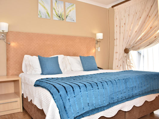 Executive Suite Room only - kitchenette @ Homestay Travel, Guest House And Conference Centre