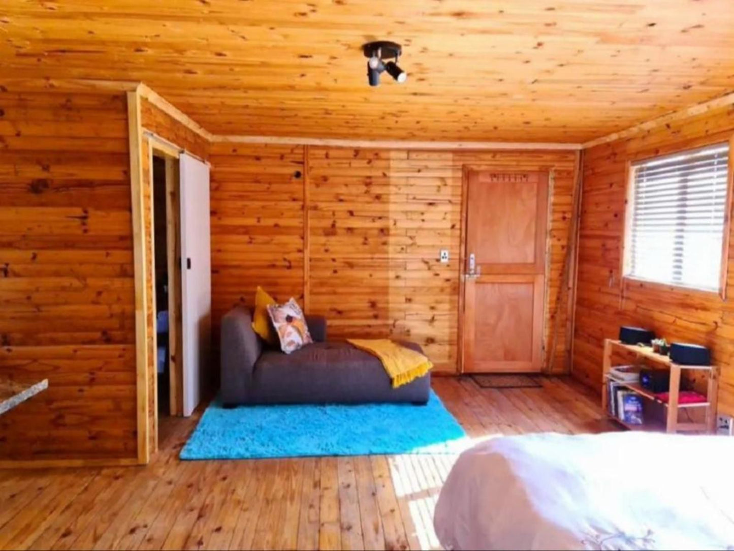 Hoogelands Cabins, Cabin B, Colorful, Bedroom