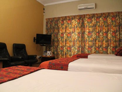 Hornbill Lodge And Legends Restaurant, Luxury Family Room, Bedroom