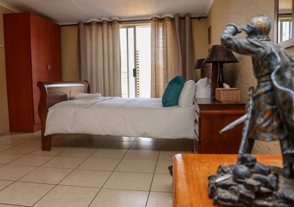 Double rooms with Private bathrooms @ Horse's Neck Guest Lodge
