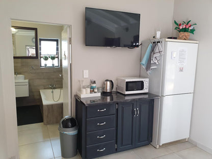 House Mulberry Luxury Accommodation Moreleta Park Pretoria Tshwane Gauteng South Africa Unsaturated, Kitchen