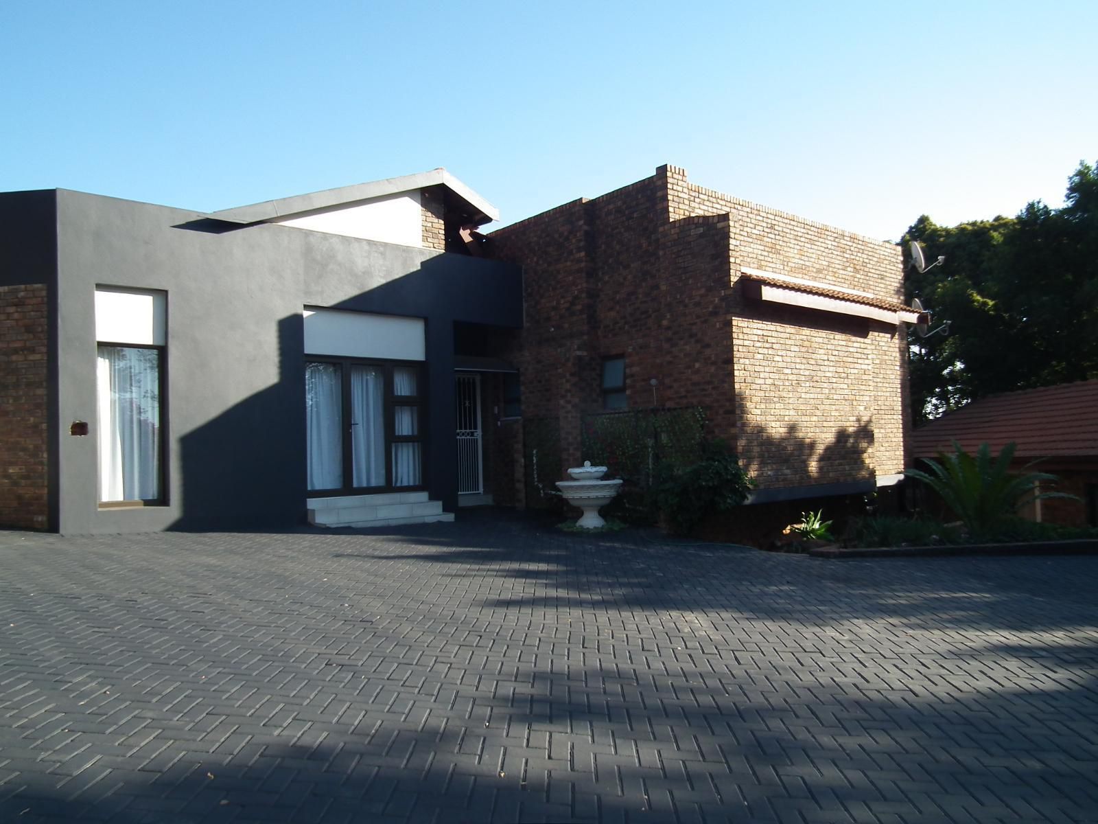 House Mulberry Luxury Accommodation Moreleta Park Pretoria Tshwane Gauteng South Africa House, Building, Architecture