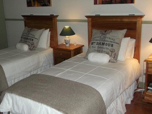 Room 7 Twin beds @ Housemartin Guest Lodge