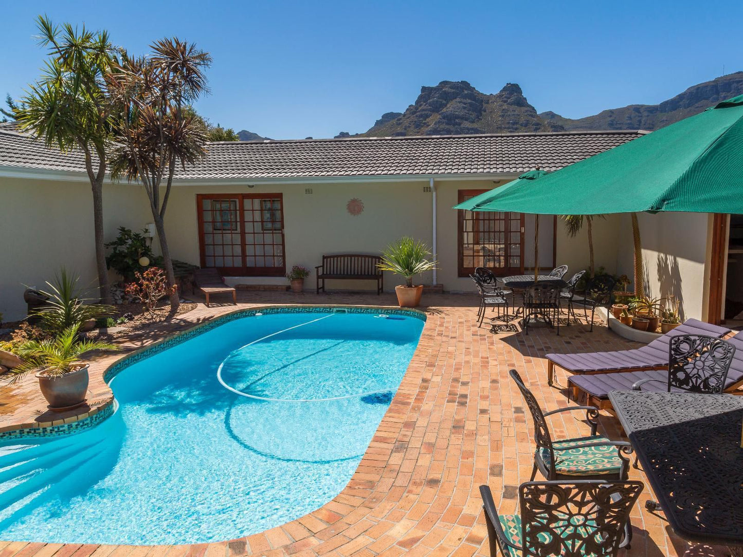 Hout Bay Lodge, Swimming Pool