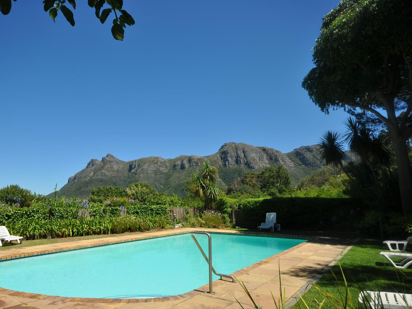 No 18 - Cool Coral Tree Cottage @ Houtkapperspoort Mountain Cottages