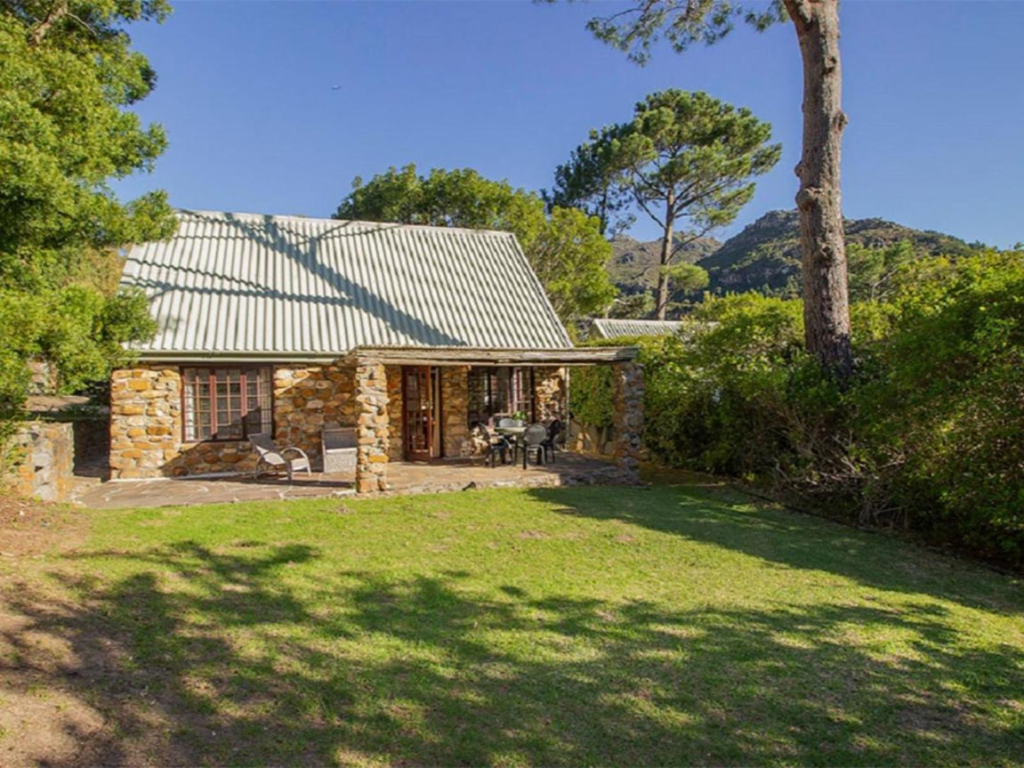 No 2 - Weeping Willow Cottage @ Houtkapperspoort Mountain Cottages