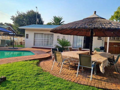 Huis Afrika Vanderbijlpark Se 6 Vanderbijlpark Gauteng South Africa Complementary Colors, House, Building, Architecture, Palm Tree, Plant, Nature, Wood, Swimming Pool