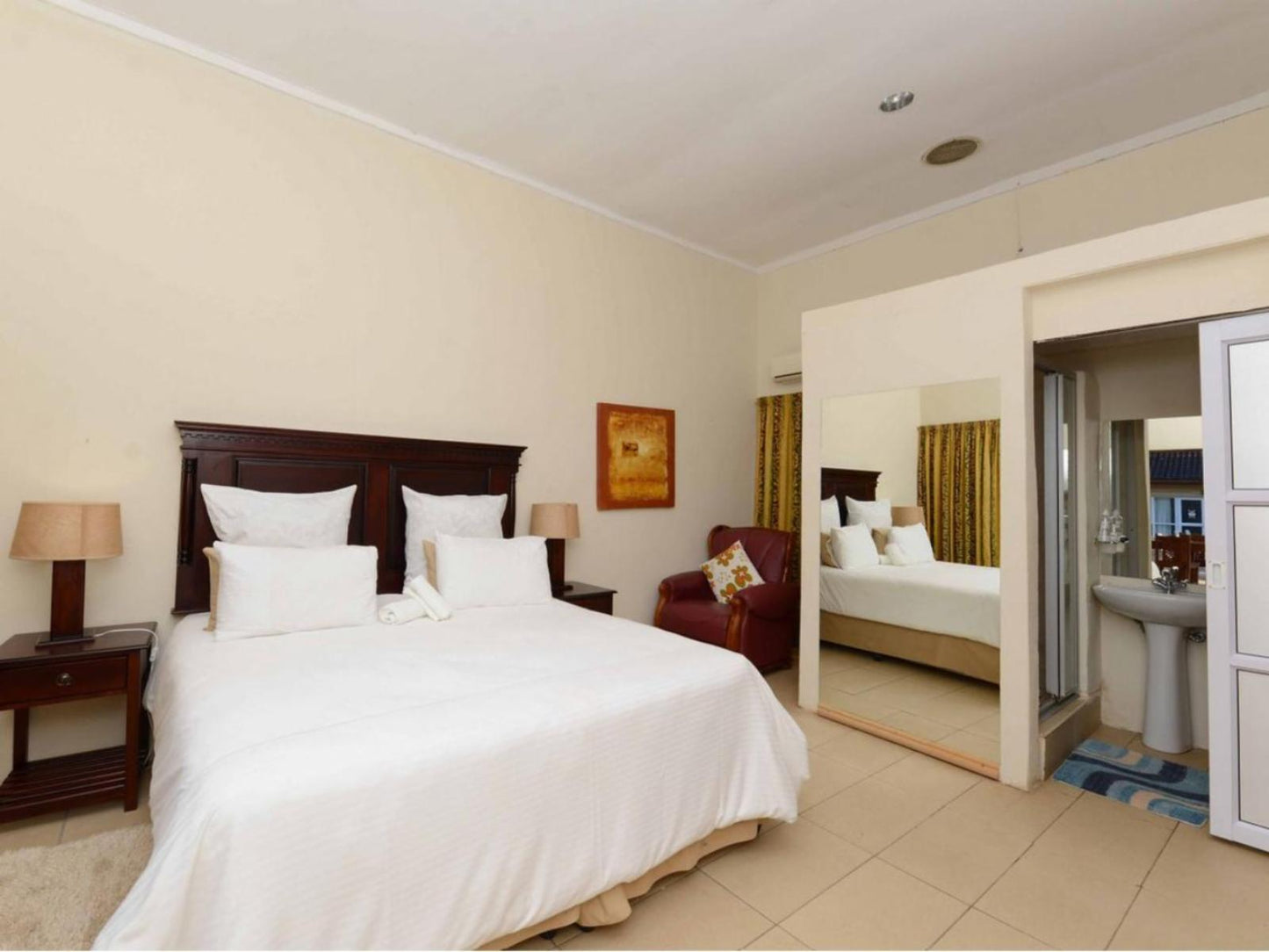 Standard Double Rooms @ Ihawu Guest House