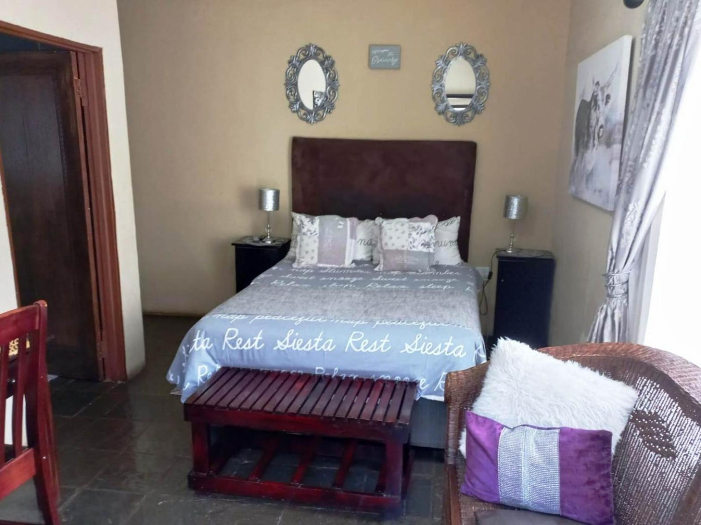 Standard Spacious - Double Bed @ Ikhanda Guesthouse