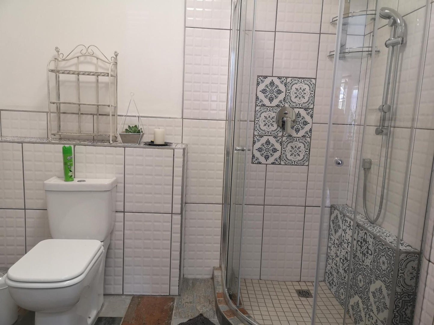 Inbloem Dan Pienaar Bloemfontein Free State South Africa Unsaturated, Bathroom