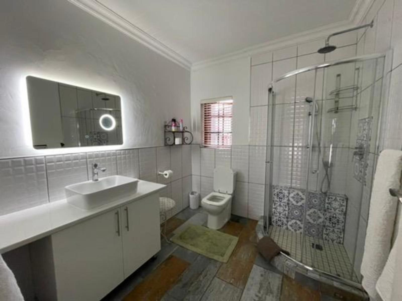 Inbloem Dan Pienaar Bloemfontein Free State South Africa Unsaturated, Bathroom