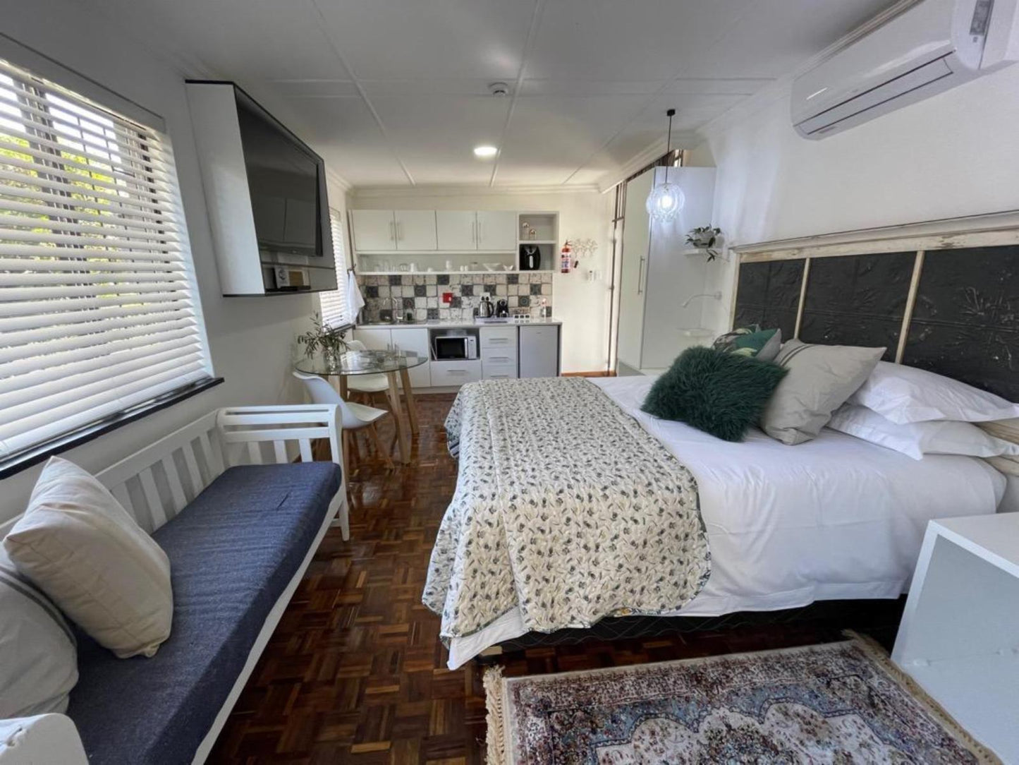 Luxury Queen Self Catering @ Inbloem