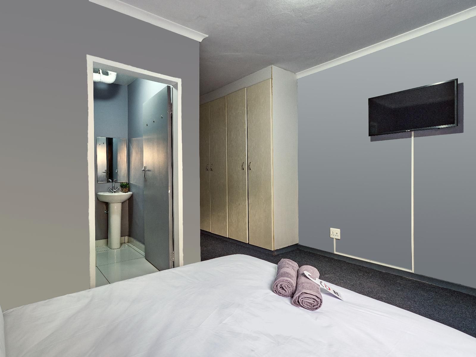 Inn And Out Sandton Strathavon Johannesburg Gauteng South Africa Unsaturated, Bedroom