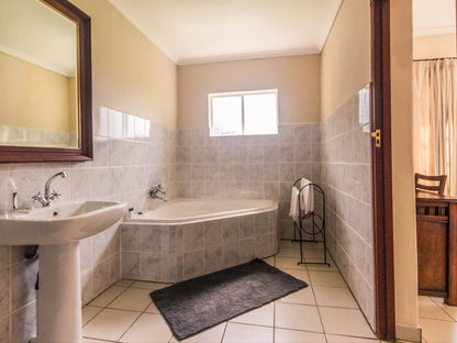 Inqevu Lodge Cathkin Park Kwazulu Natal South Africa Bathroom