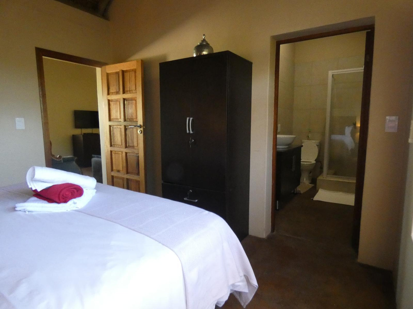 Double Room @ Iphofolo Lodge