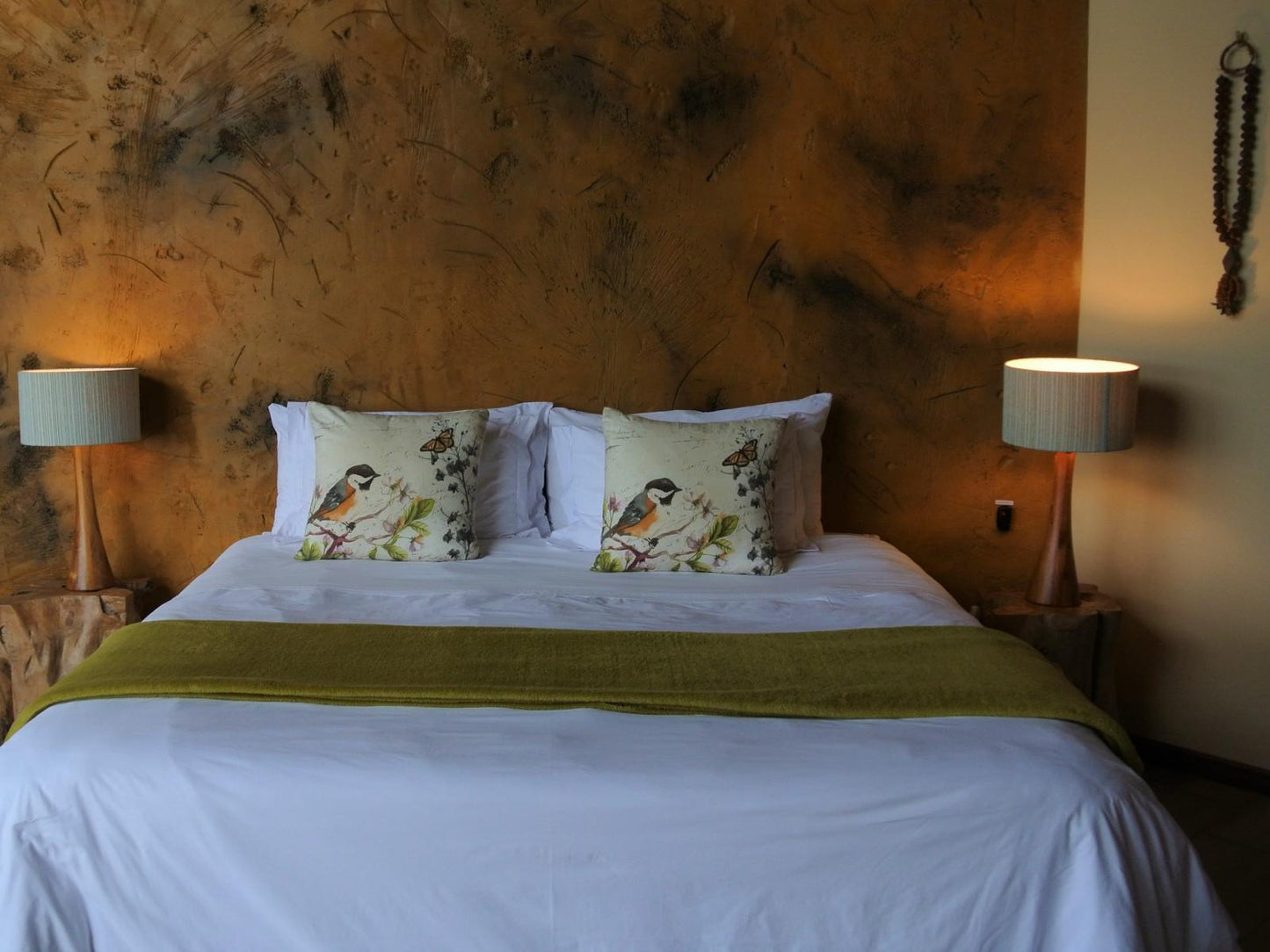 Earth Luxury Suite @ J-Bay Zebra Lodge