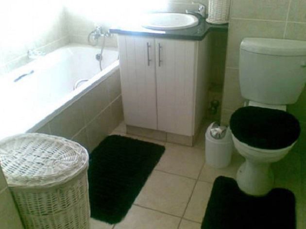 Jakaranda Holiday Flats 17 Uvongo Margate Kwazulu Natal South Africa Bathroom